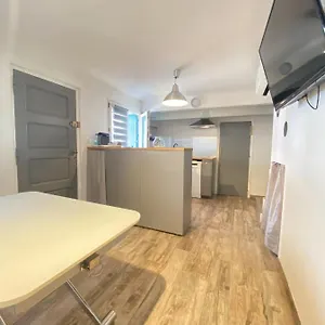 La Cle Maison De Ville, Clim, Wifi A La Bayore Appartement Hyères